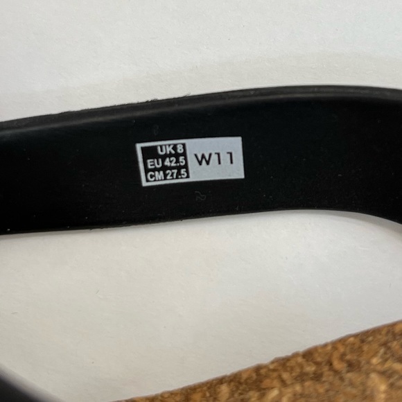 SOLE - Picture 4 of 5